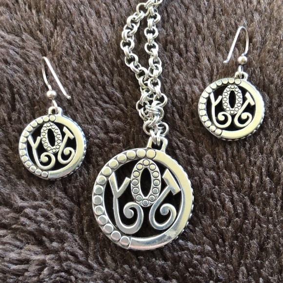 BRIGHTON HOLIDAY JOY Red Crystal Silver Disc Pendant NECKLACE and Earrings set - Picture 5 of 12